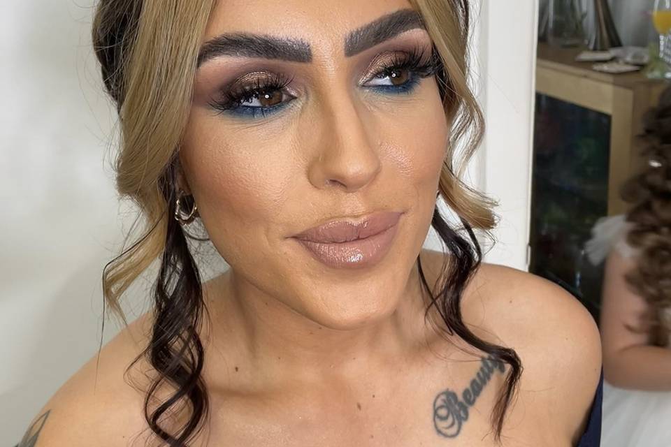 Full glam bridesmaid