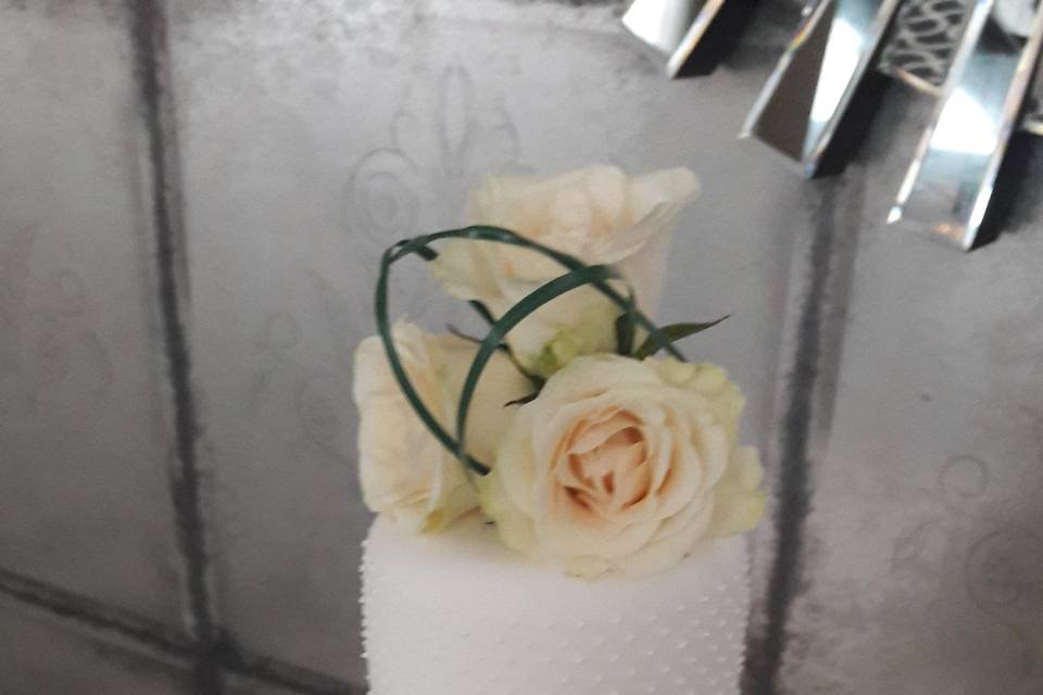 Dusky pinknombre wedding cake
