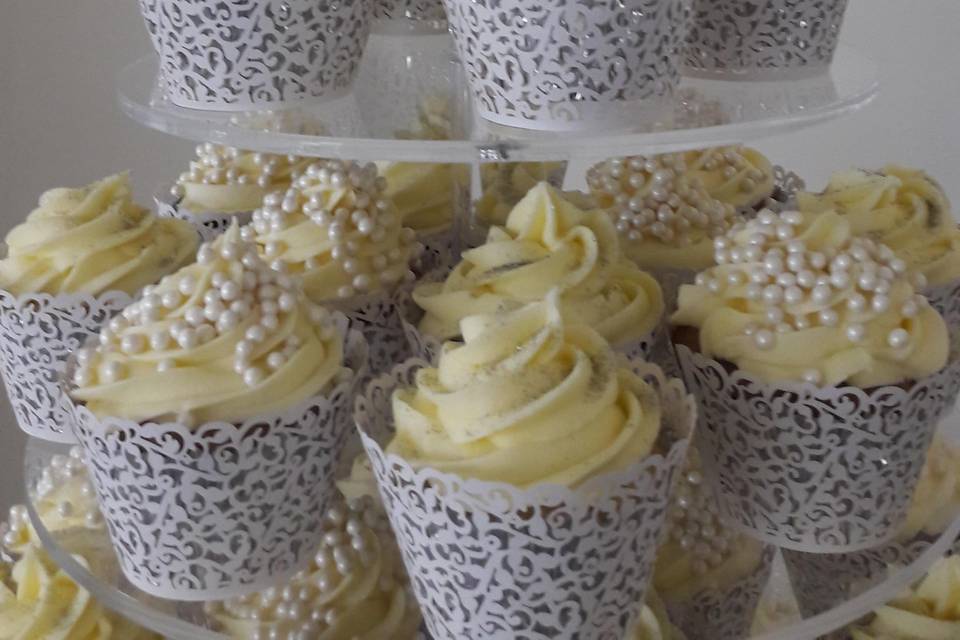 Chocolate wedding cake and cup