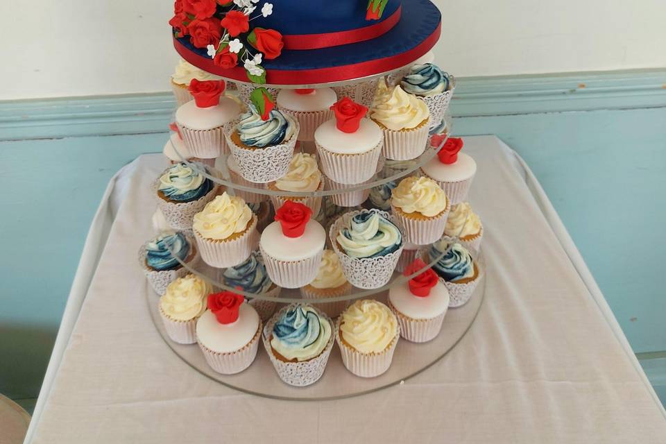 Navy Blue & red wedding Cupcak