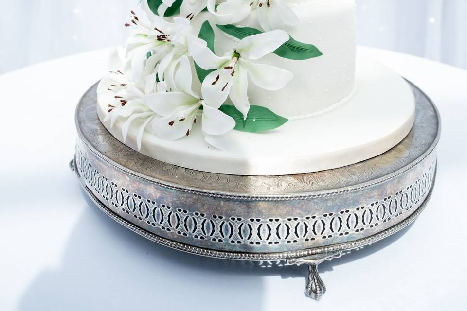 Lily cascade wedding cake