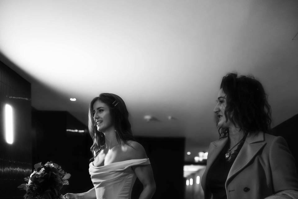 Bride hotel walking mother