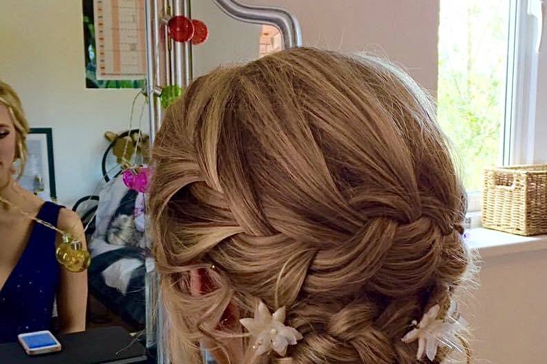 BBraided bridesmaid hair