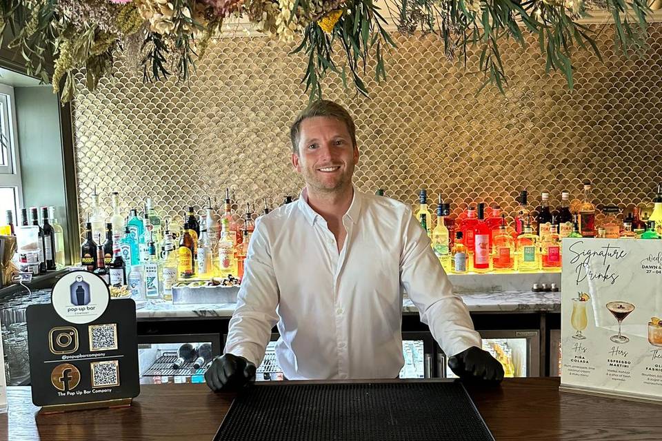 Cocktail bar