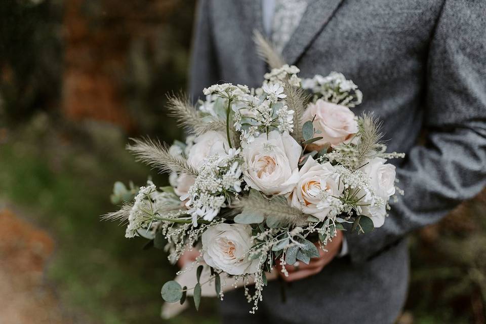 Bouquet with white tones