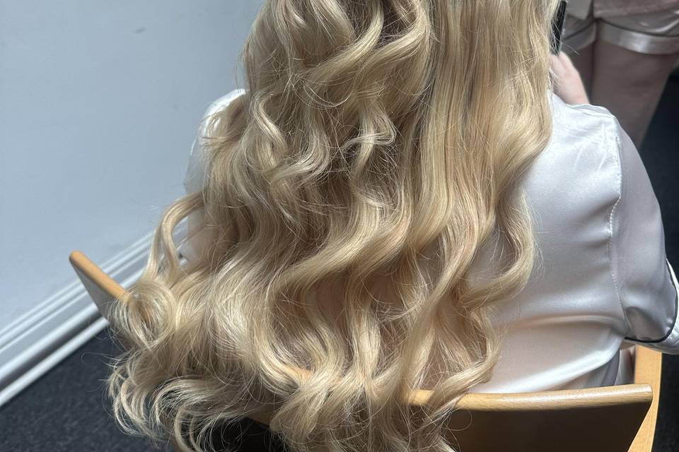 Bride half up hair