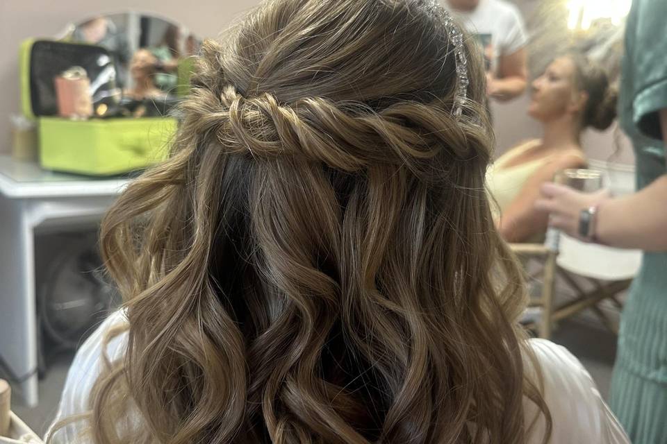 Bride half up hair