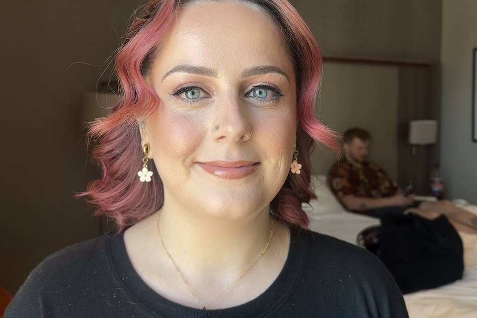Glowy makeup