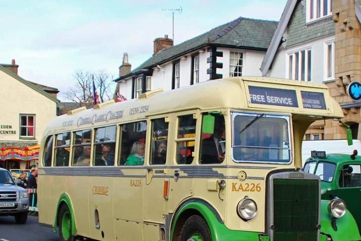 Cream 1949 Leyland