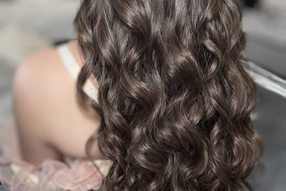 www.sarahdaniels.hair