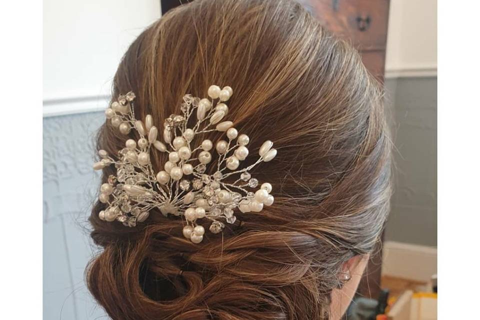 www.yourweddinghair.co.uk