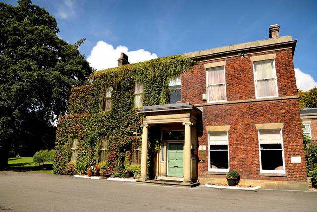 Farington Lodge Hotel