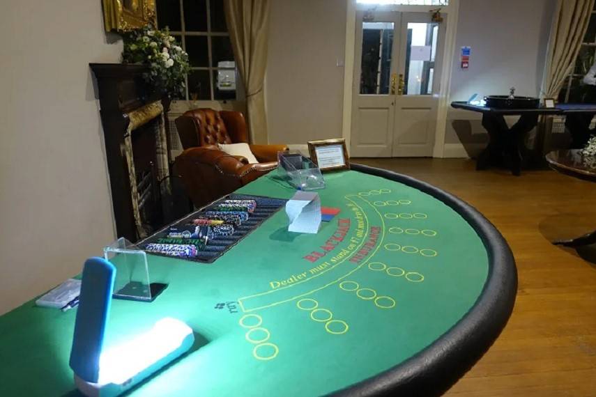 Blackjack and roulette hire