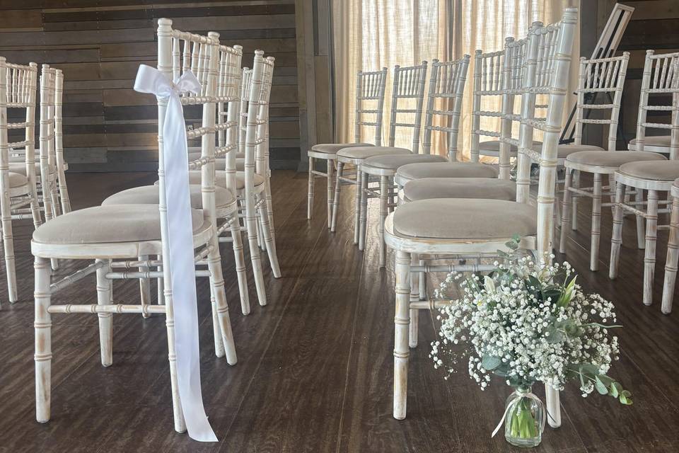 Aisle vase
