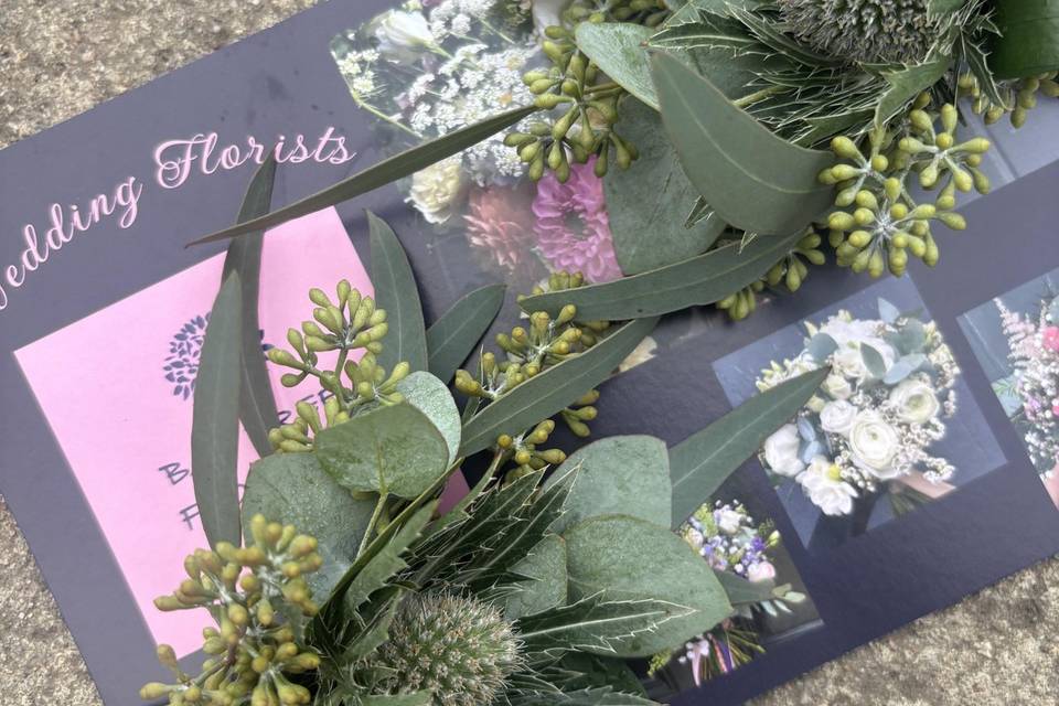 Gents white thistles