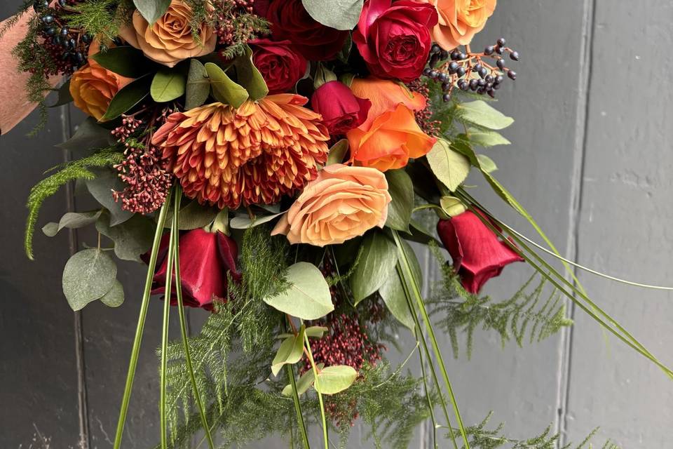 Shower bouquet red and oranges