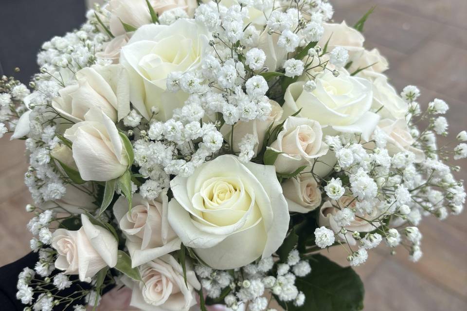 Roses and gypsophila bouquet