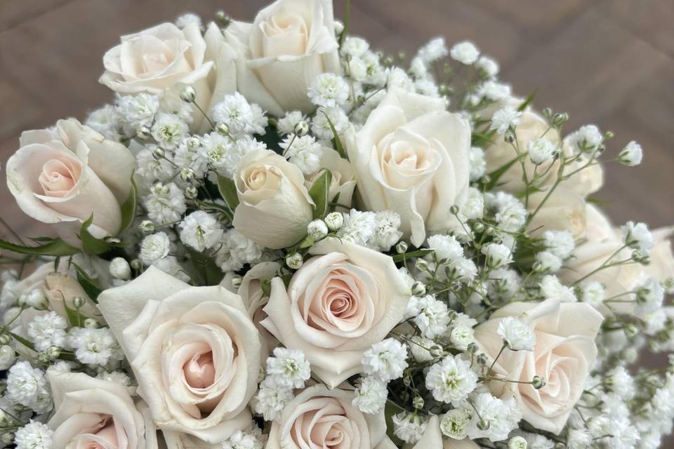 Roses and gypsophila bouqet