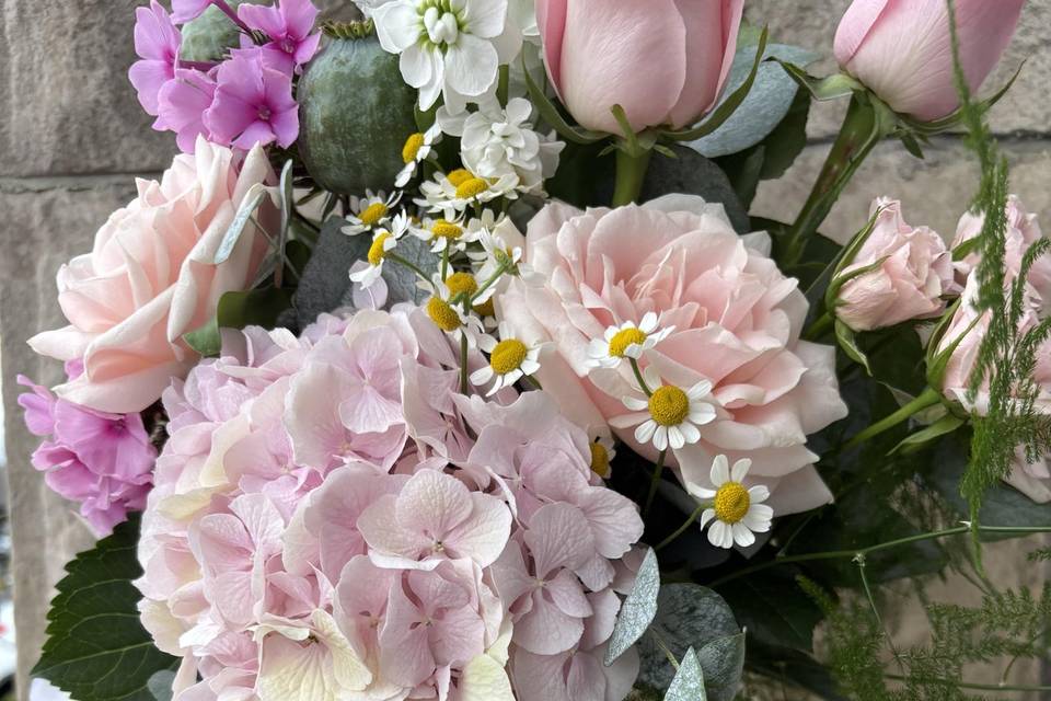 Ribbon tails on bouquet