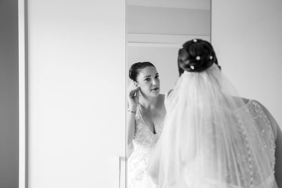 Last moments of bridal prep