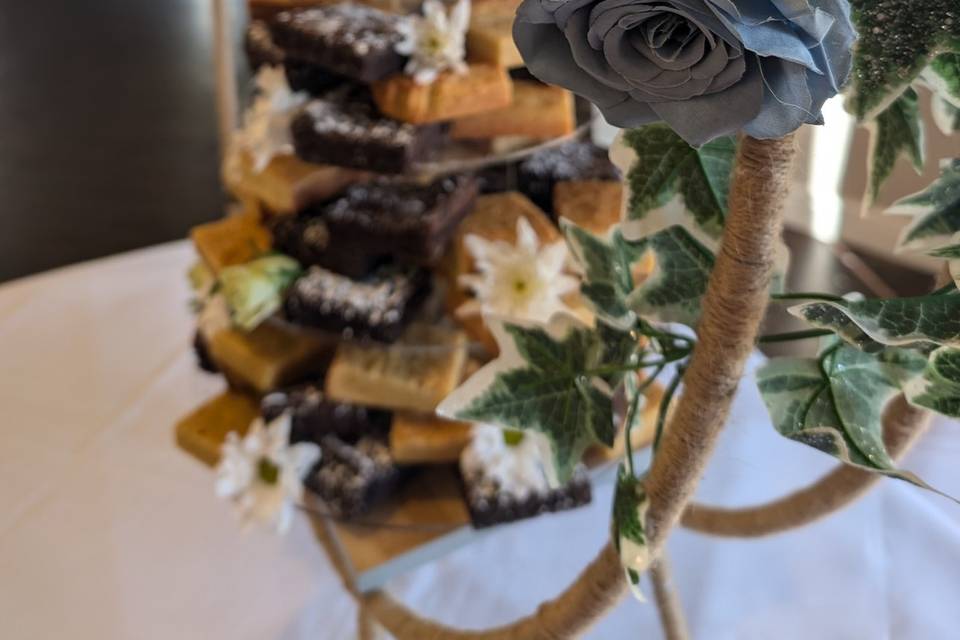 Complete brownie tower