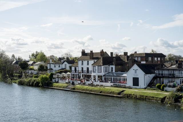 The Swan Hotel, Staines