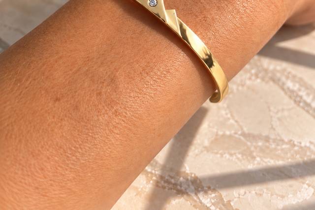 Solid gold cuff