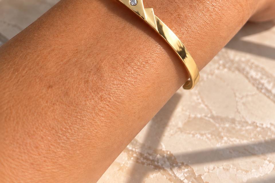 Solid gold cuff