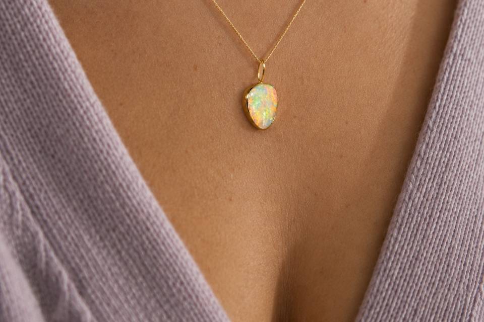 Opal carving necklace