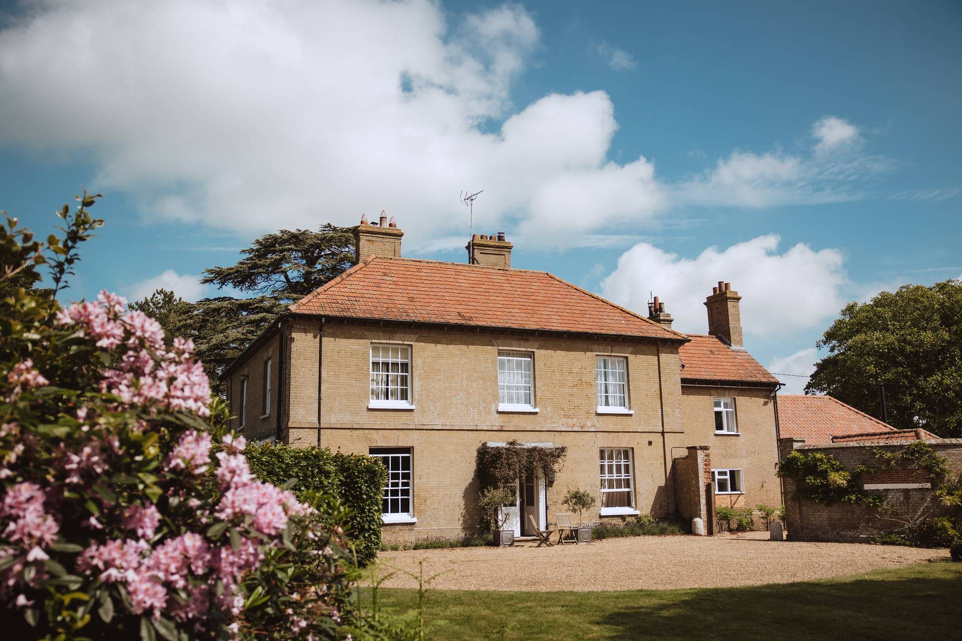 Godwick Hall in King's Lynn, Norfolk - Updated prices | hitched.co.uk