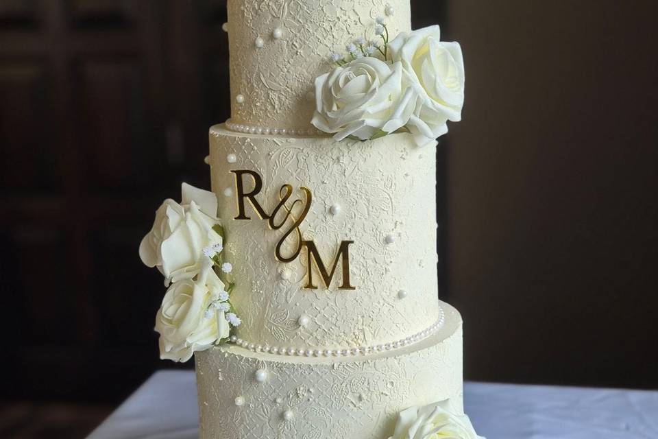 3 tier wedding cake