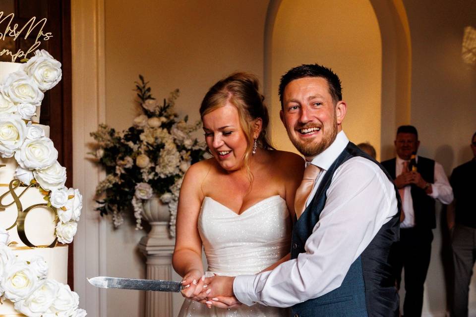 Cake cutting