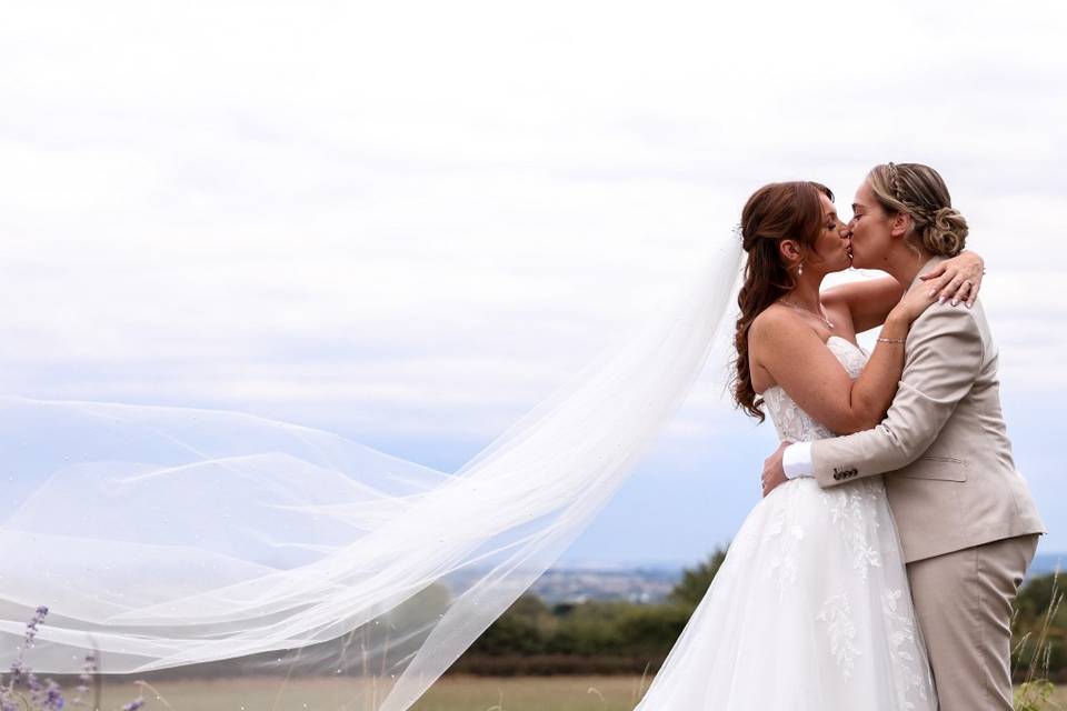 Kiss and Vale