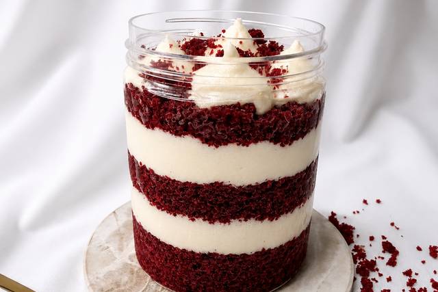 Red velvet cake jar