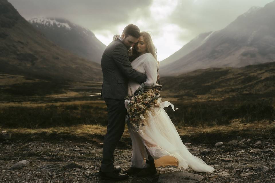 Dried flower elopement