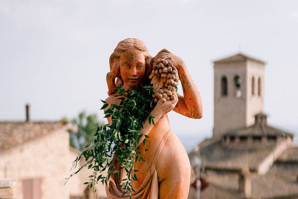 Decor on statues Aug 2025