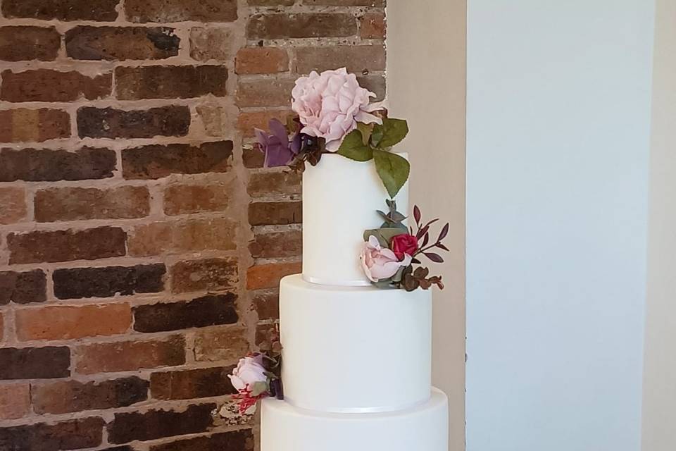 Cake Decor at Mythe Barn