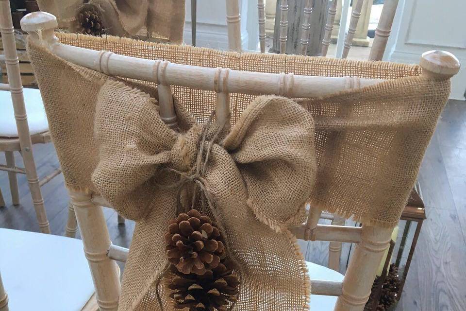 Hessian and pine cones