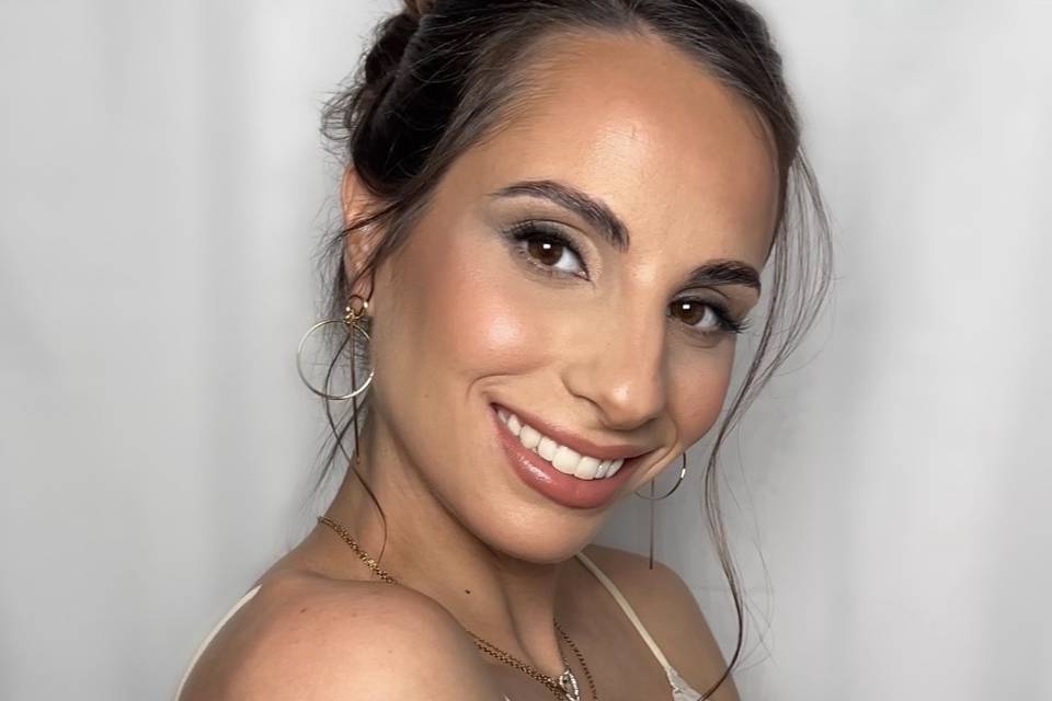 Timeless bridal makeup