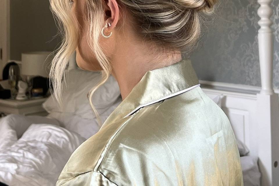 Elegant bridal up do