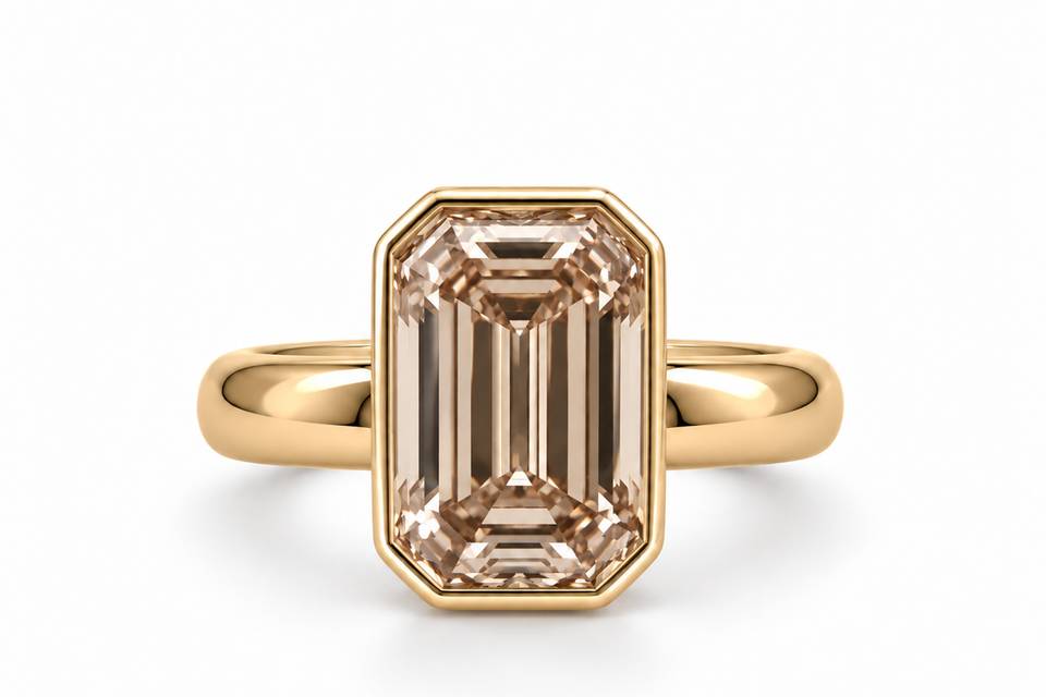 Coloured diamond emerald-cut