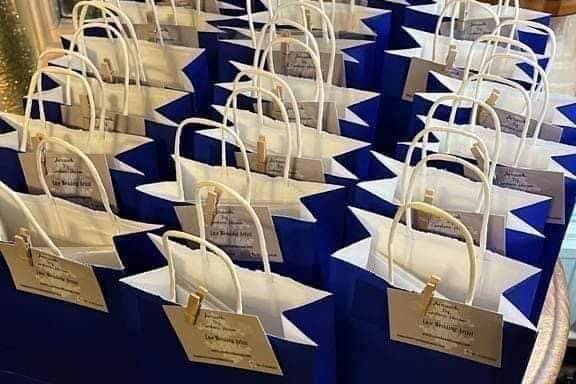 Gift bags for guest portraits