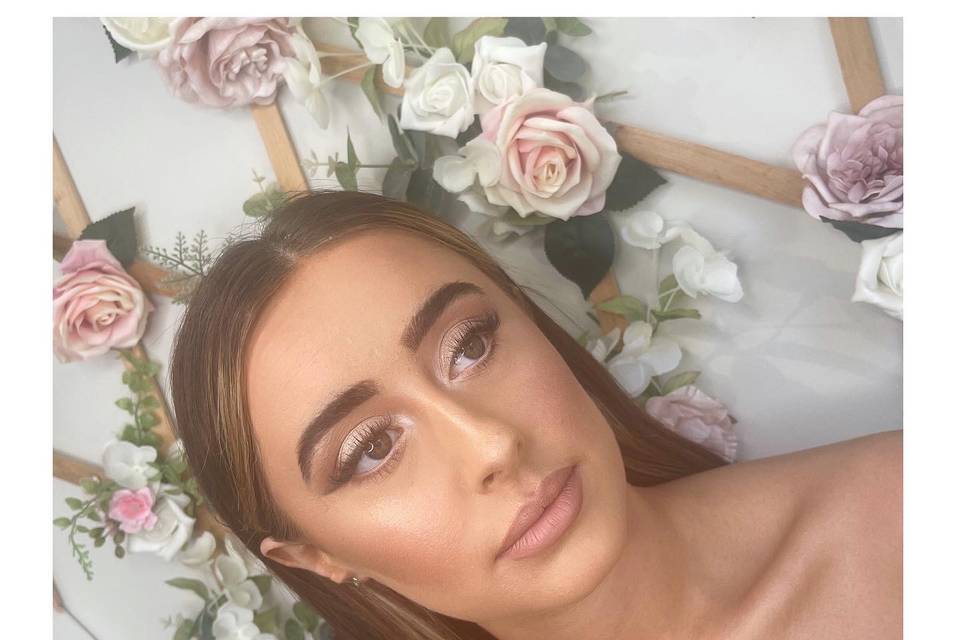 Bridal glam & body highlight