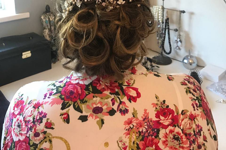 Bridal curly bun