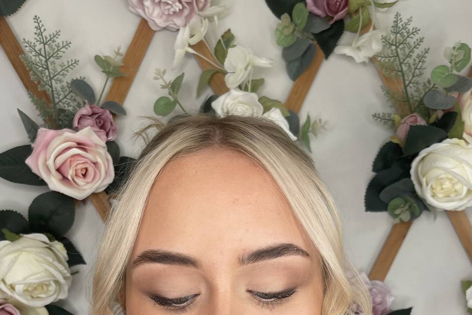 Prom makeup