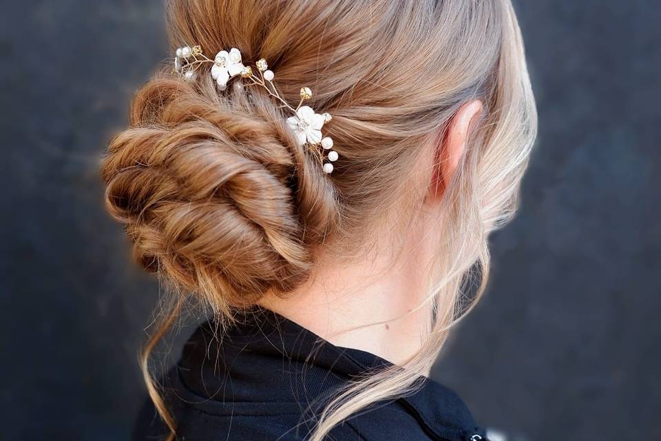 Detailed bridal bun