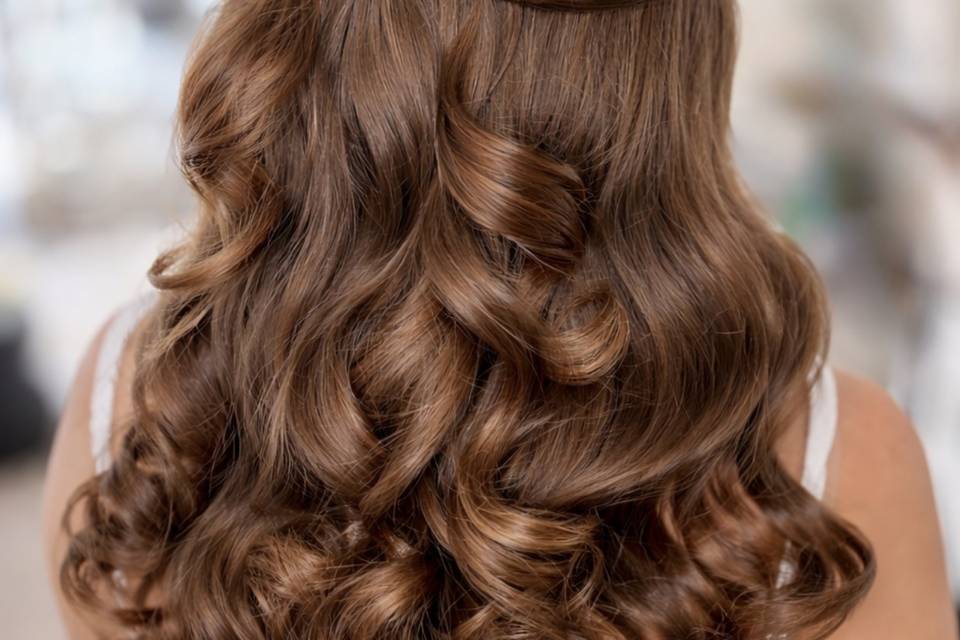 Timeless half-up curls