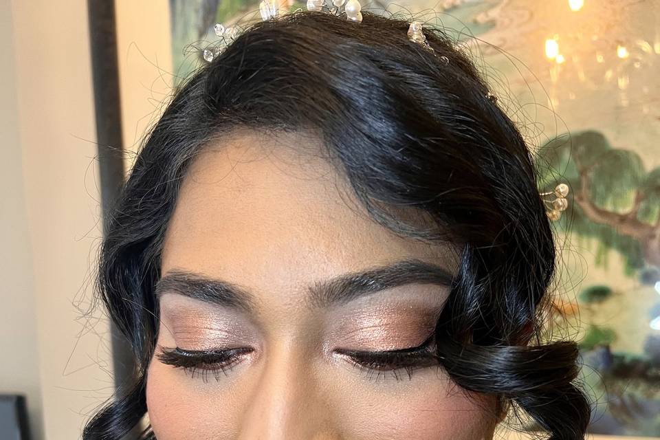 Soft glam bride