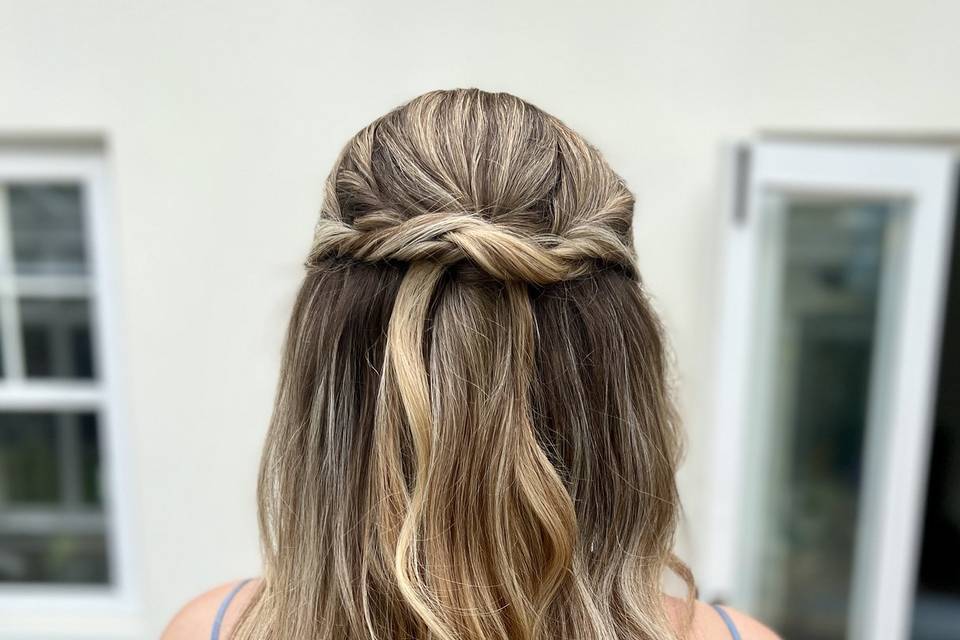 Bridesmaid half-up hair