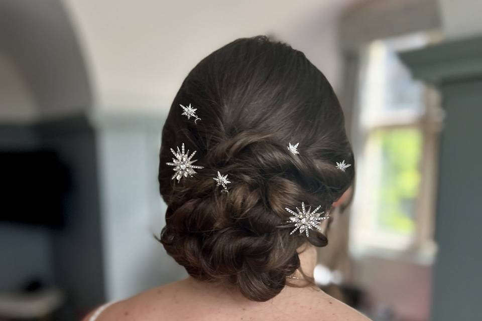 Bridal classic up-do